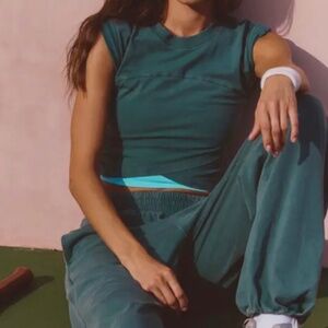 NWT Free People Movement Evergreen Hot Shot Crossover Set